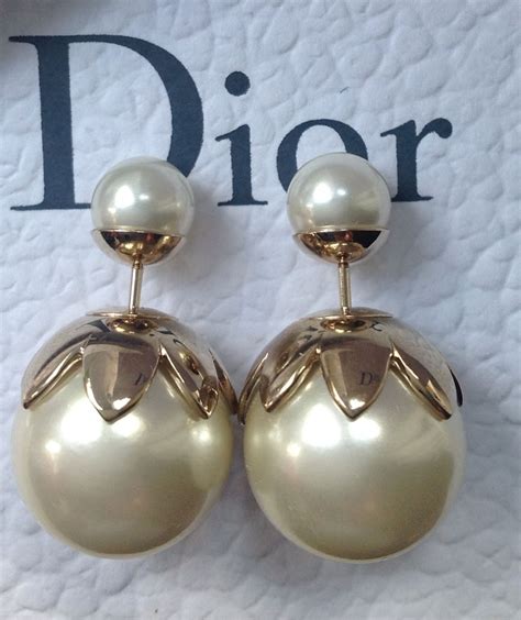 dior earrings online|dior mise en earrings.